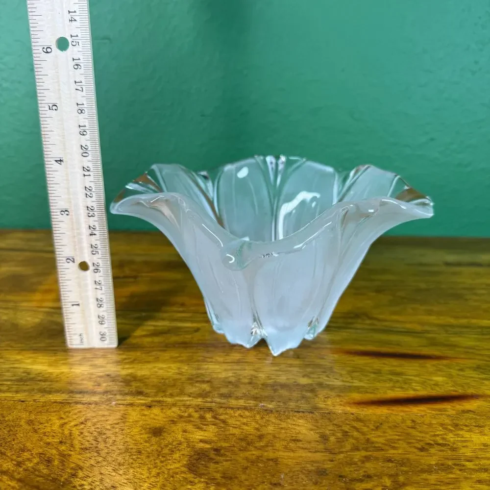 Vintage Frosted Flower Decorative Bowl